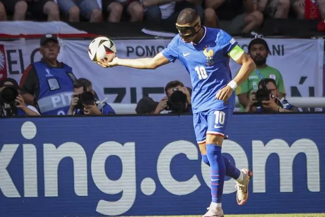 姆巴佩领衔法国锋线 大赛进球数直追普拉蒂尼