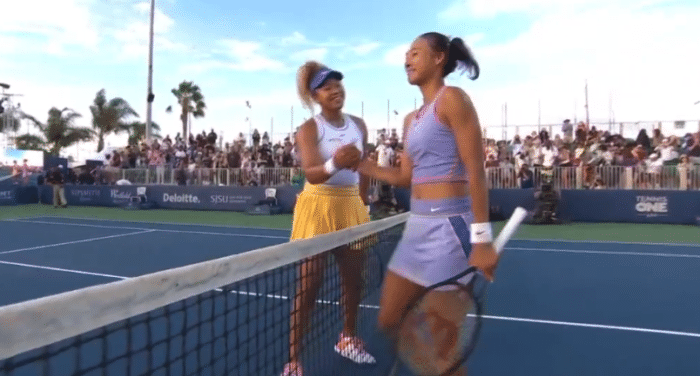 一轮游！郑钦文1-2不敌大阪直美，决胜局崩盘，被轰6-1太尴尬