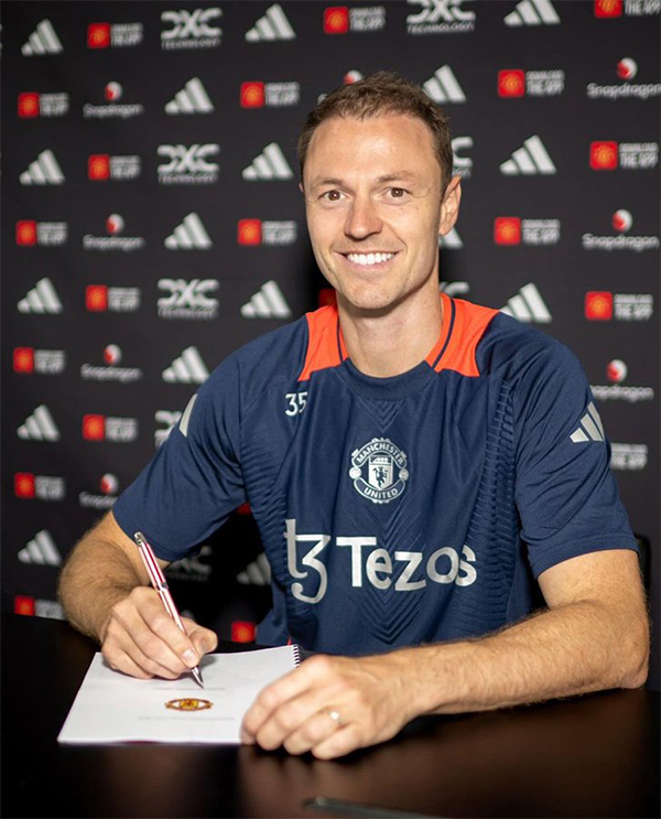 曼联续约埃文斯，桑乔恢复训练，球队动态频出