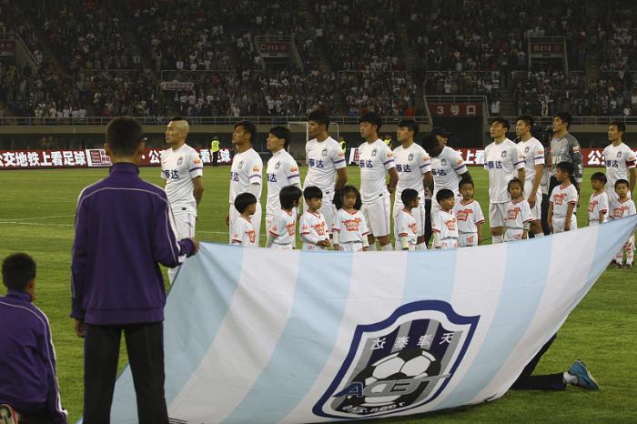 天海模式？戴伟浚入籍中国助力国足，泰达欲租借深圳队外援三叉戟