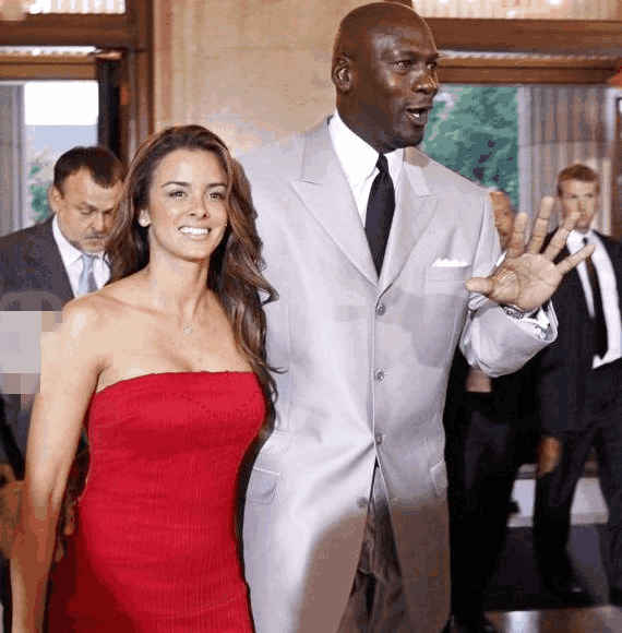 乔丹为何会邀请初次认识的出租车司机乔治进入自己的团队？