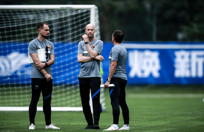 集齐5外援！前中超冠军VS河南，首发11人浮现：郜林+4大新援领衔