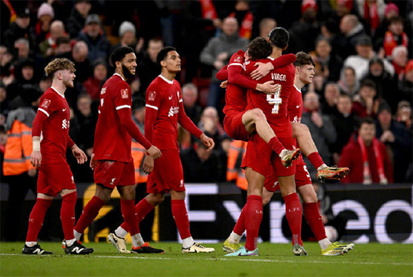 渣叔神了！上6个U20仍晋级：18岁双星包揽3球，伤病潮逼出青春风暴