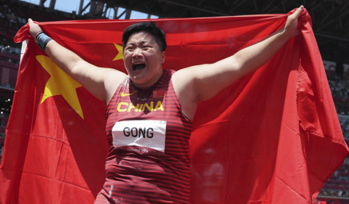 巩立姣摘金有多燃？五投全能夺冠，对手刚起势，直接超20米碾压