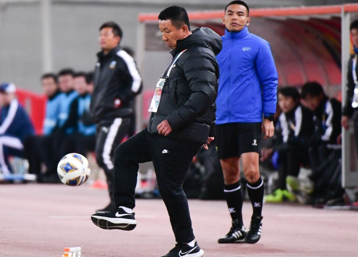 白花1500万！泰山队看走眼，新费莱尼重伤，残阵=3外援，靠名帅