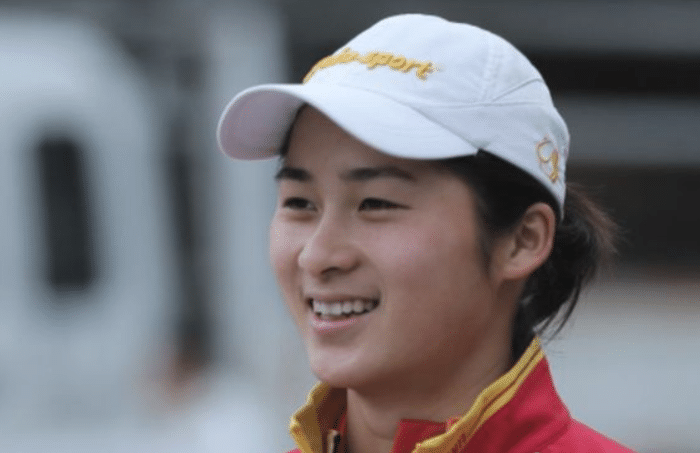 孙梦雅奥运夺金！亲友放鞭炮庆祝 妈妈承诺：等她回家烧辣子鸡