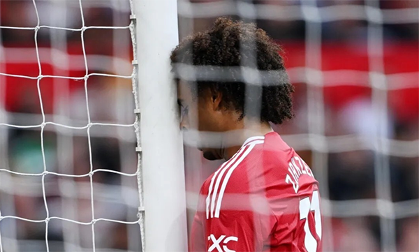 齐尔克泽状态低迷，或成曼联高价引援之殇