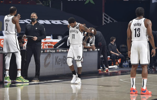 三巨头篮网加时溃败！崩盘一战暴露巨大软肋：替补仅得10分