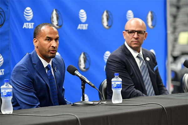 惊天交易后惨输 43 分！独行侠创耻辱纪录，克莱手感冰封