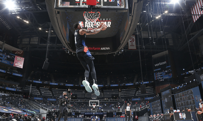 新科扣篮王诞生！安芬尼-西蒙斯成功夺魁，亲吻篮筐失败+致敬麦迪