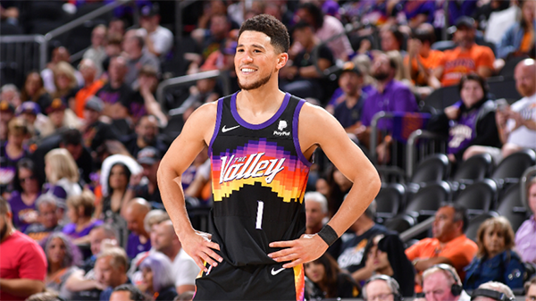 破纪录加冕！布克15668分超越名宿，书写太阳队史新传奇