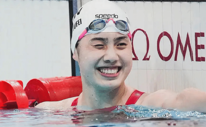 张雨霏遗憾丢金！家人观战非常失落，现场一片沉寂，0.05秒成天堑