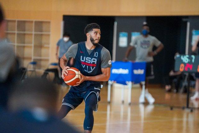 美国男篮东京首练！波波维奇亲自指挥跑位，拉文能赶上小组赛首战