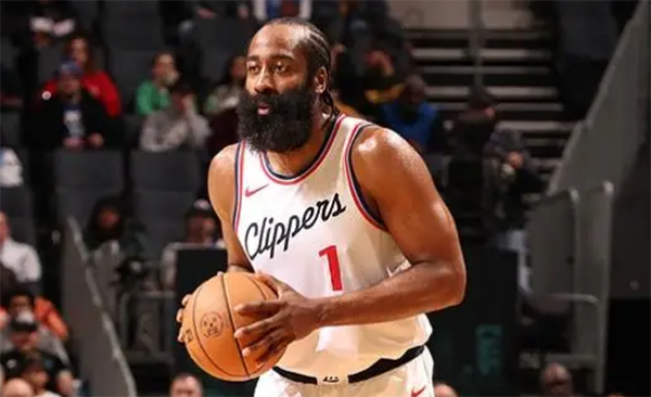 哈登14+10创神迹超詹皇，6 次失误却成里程碑夜的遗憾