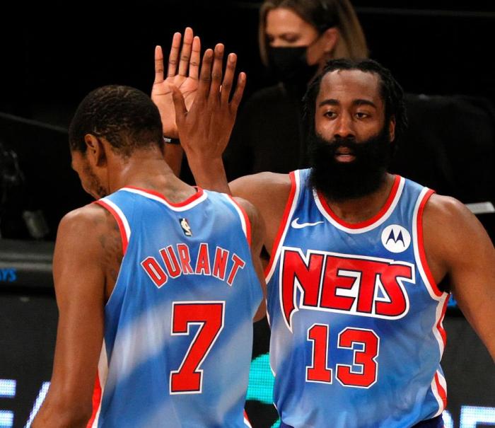 场均34+8+5！杜兰特当选周最佳，两项命中率太恐怖，詹皇获提名落选