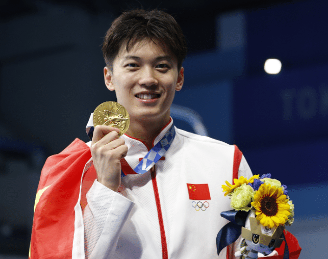 汪顺夺冠前的故事：恩师朱志根曾当“门卫”，坐宿舍门口守门