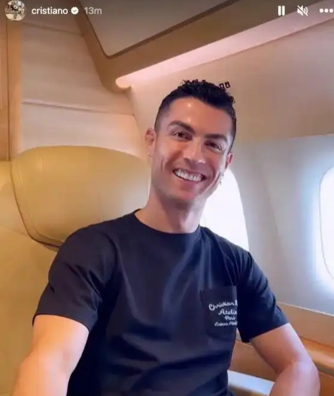 C罗私人专机突发故障滞留！6100万英镑座驾何时再起飞？