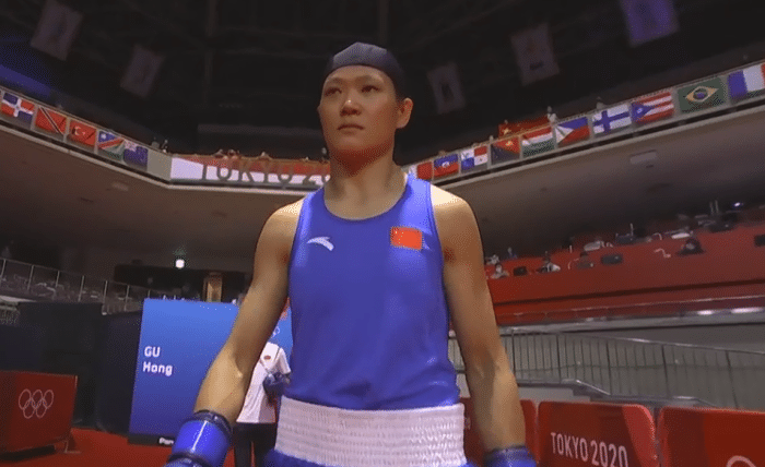 中国名将夺银创历史，土耳其选手夺冠哭泣，解说：裁判吹罚有问题