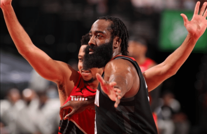 破案了，哈登为何放弃绝杀投篮选择传球？哈登采访给出答案