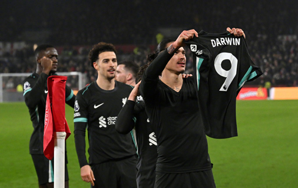 阿森纳翻车丢分成焦点，利物浦6分领跑，英超争冠添变数