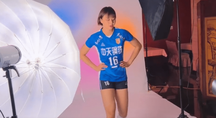 排超来袭！龚翔宇新造型亮相，张常宁缺席，家人庆生+出席活动