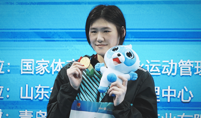 暖心！叶诗文200米蛙泳夺冠，1金1银收官，赛后寄语张雨霏