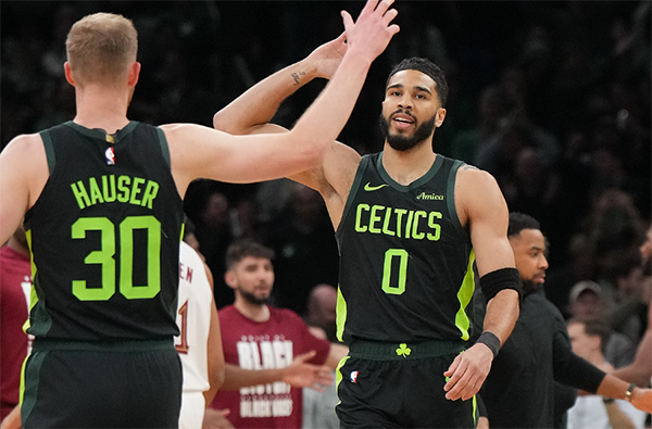 6+16+9准四双成空！塔图姆致命三不沾，绿军遭22分逆转创耻辱纪录