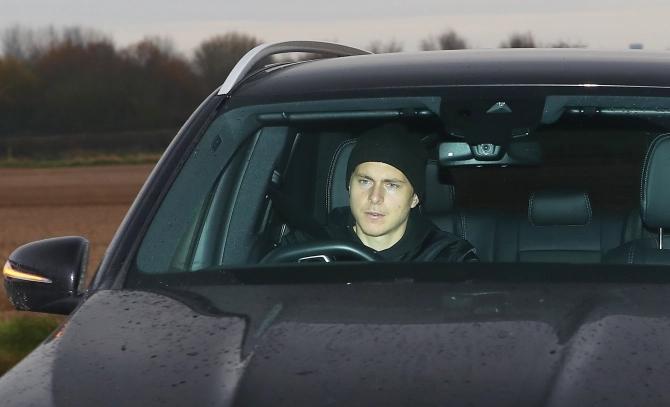 曼联漏夫化身铁卫带伤作战，英超首发已16轮不败！数据不逊马奎尔