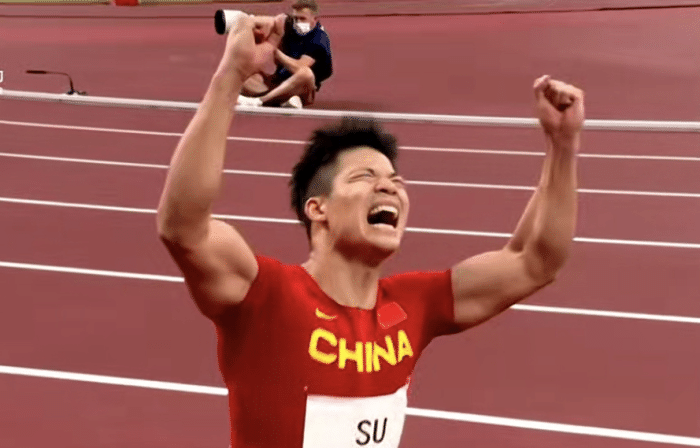 苏炳添一战比肩姚明李娜！9秒83霸榜热搜，日本网友惊呼麻木了