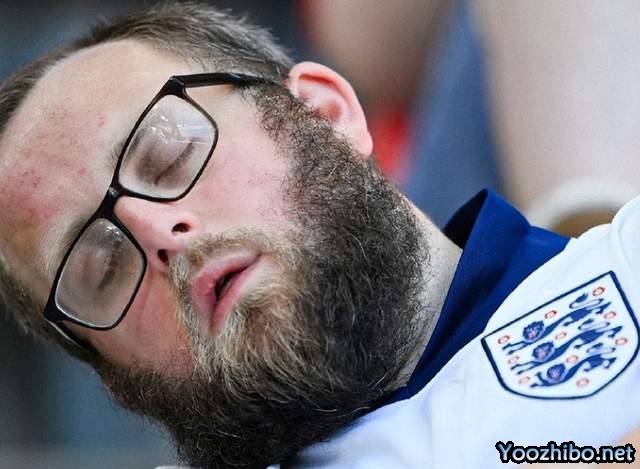 欧洲杯C组：英格兰小组第一背后的沉闷与争议