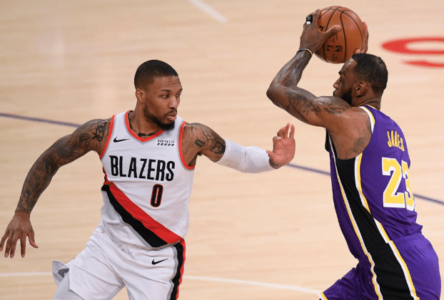 湖人终于赢球！詹皇28+11+7+4断3帽，攻防一体+罚球终结比赛