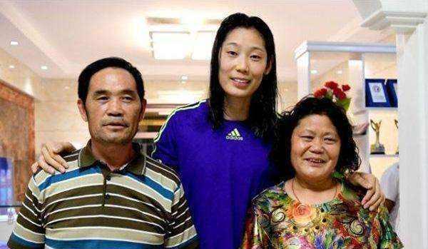 一般情况不打扰朱婷，培养出朱婷，朱爸爸花费了多少钱？