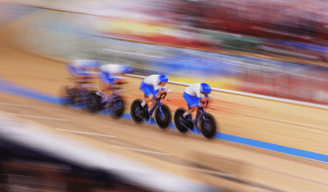 热血沸腾！意大利车队最后一圈疯狂逆转丹麦，打破世界纪录摘金