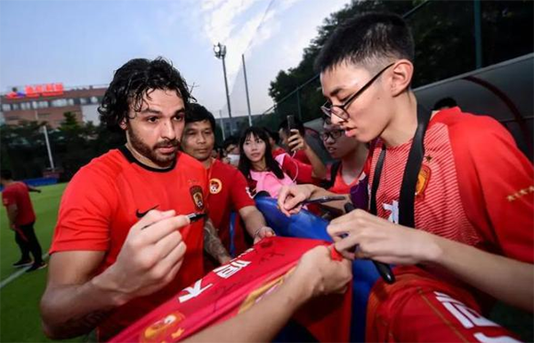 鲁能补强新动向：基泰什维利有望加盟，冲击冠军有希望