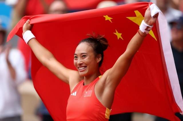 郑钦文离巴黎备战北美赛季，无缘闭幕式旗手