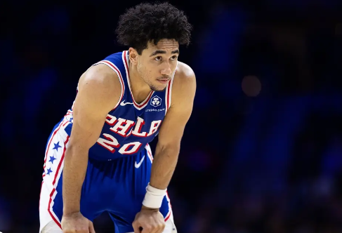 76人新秀麦凯恩赛季报销：左膝半月板撕裂手术完成