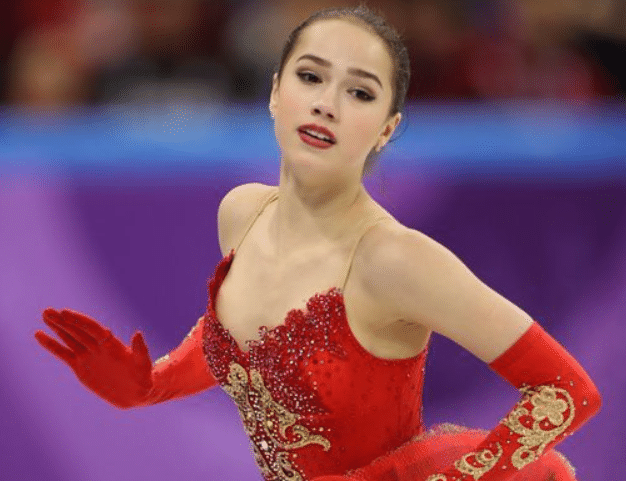 又整活？俄美女花滑冠军秀身材招喷，她队友也干过！