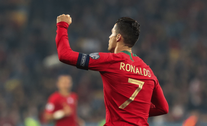 7-0！2-0！欧洲冠军踢疯了，再遇大鱼腩，C罗冲19年2神迹+2大纪录