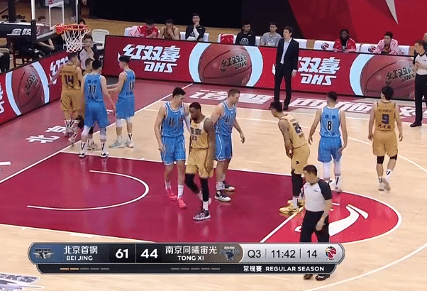 CBA鱼腩队溃败，北京豪取三连胜，12人得分9人得分上双