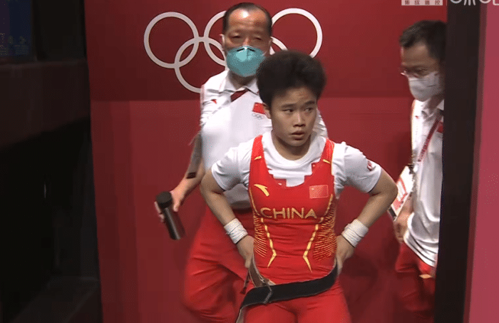 中国第二金！侯志慧总重210公斤破三项纪录，碾压对手夺冠