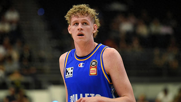 2025年选秀中锋之星：三大篮下巨兽，谁能铸就传奇之路？