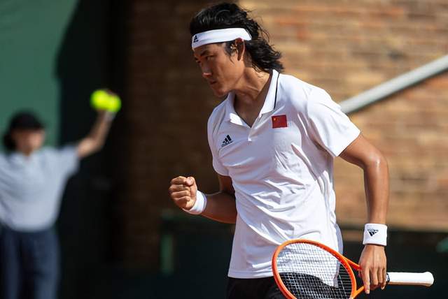 中国男网重大喜讯：张之臻独得2分奇兵绝杀！全队狂欢激情相拥