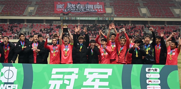 中甲惊变！数十人互殴，前国青队长称主场不容欺负