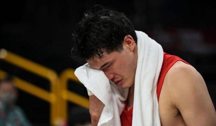 小组垫底出局，渡边雄太捂脸痛哭，这球员有自尊，球迷提到了周琦