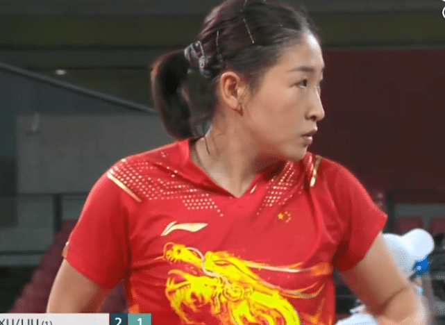 意外丢1局仍进八强！许昕刘诗雯首秀遇险：马琳皱眉叫暂停+怒吼庆祝