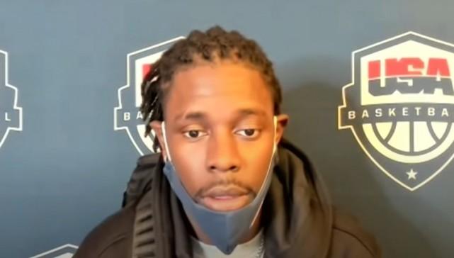 尴尬死了！霍勒迪：我米神和布克在飞机上一直睡觉，希望行程能快点！