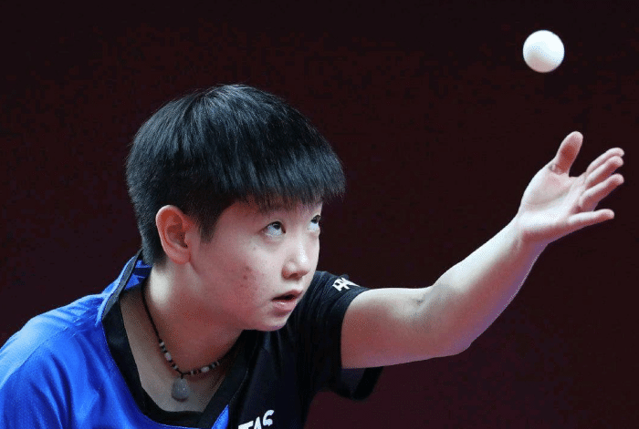 表情痛苦接受治疗，孙颖莎的情如何？训练画面给答案，李隼提要求