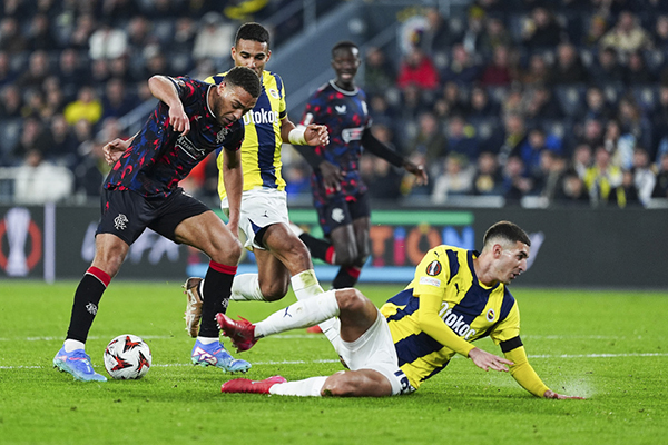 1-3！穆帅欧联杯遭重创，18场不败金身告破濒临出局，赛后怒批全队