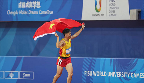 10秒17！陈冠锋创纪录摘铜，苏炳添祝贺，赛后谈破10秒大关