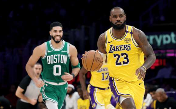 詹姆斯暴扣怒瞪波津率队狂胜绿军 名宿狂欢 私人飞机传闻被他狠批 “谎言”